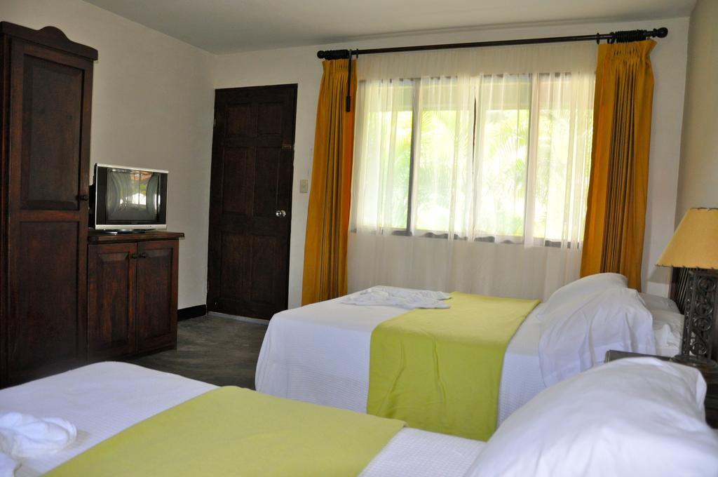 Hotel Hacienda Del Mar Puerto Carrillo Ruang foto